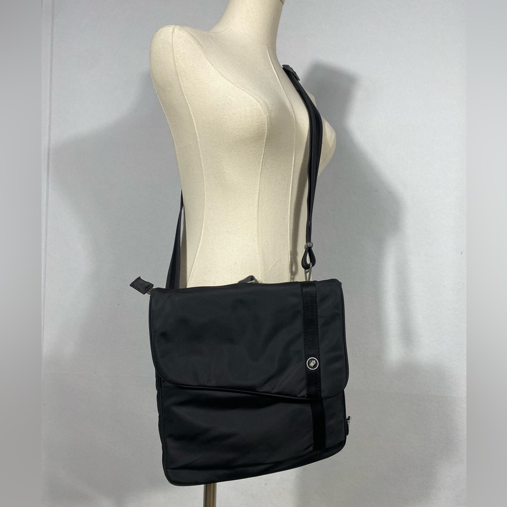 Pacsafe Slingsafe 200 Anti-Theft travel bag/crossbody purse for security